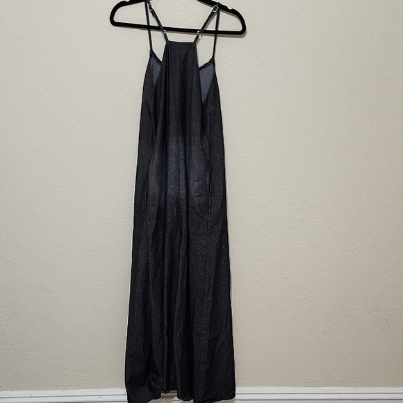 Elegant Black Maxi Dress - Picture 7 of 10